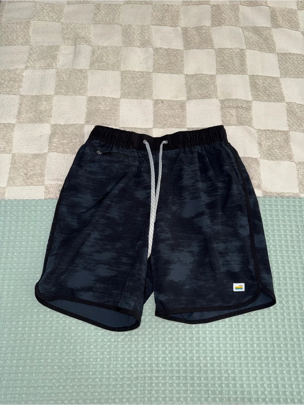 NWOT Vuori Men's Banks Shorts size Small